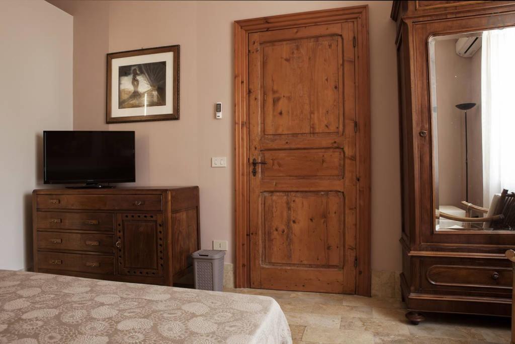 Casale Alma Bed & Breakfast Марсала Стая снимка